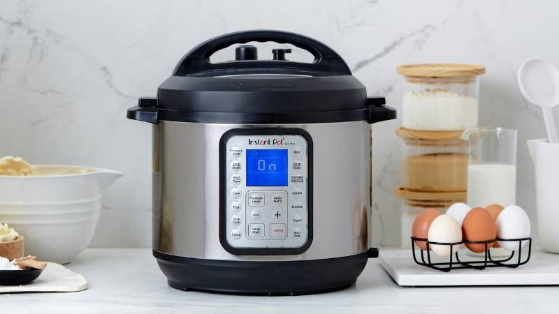 This steam cooker combines smart, sophisticated technology with
